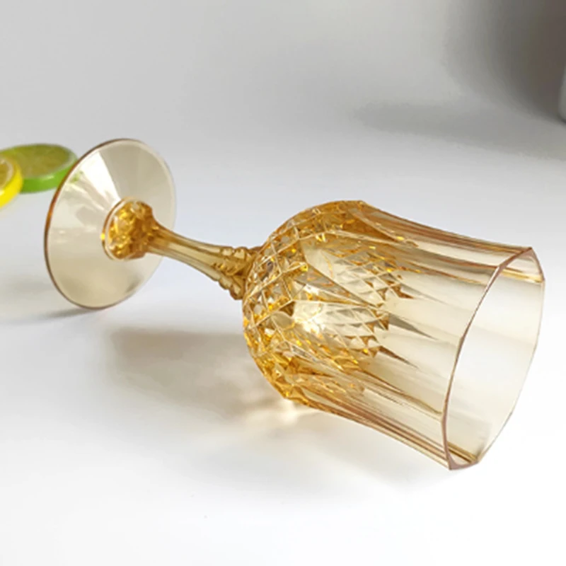 

Atmosphere high-end exquisite cup retro relief glass high footed cup champagne juice cup