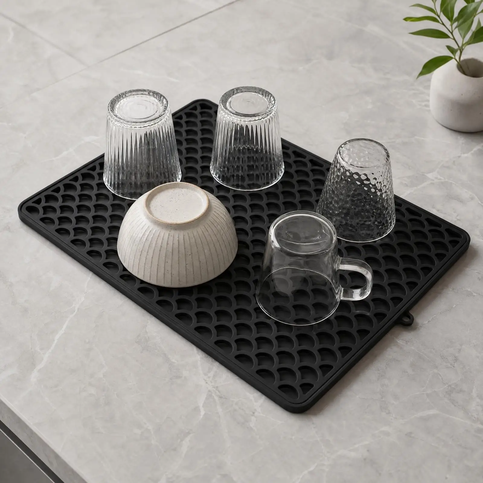 Stable Silicone Countertop Drying Mat with Drain Tray for Dishes Utensils Produce