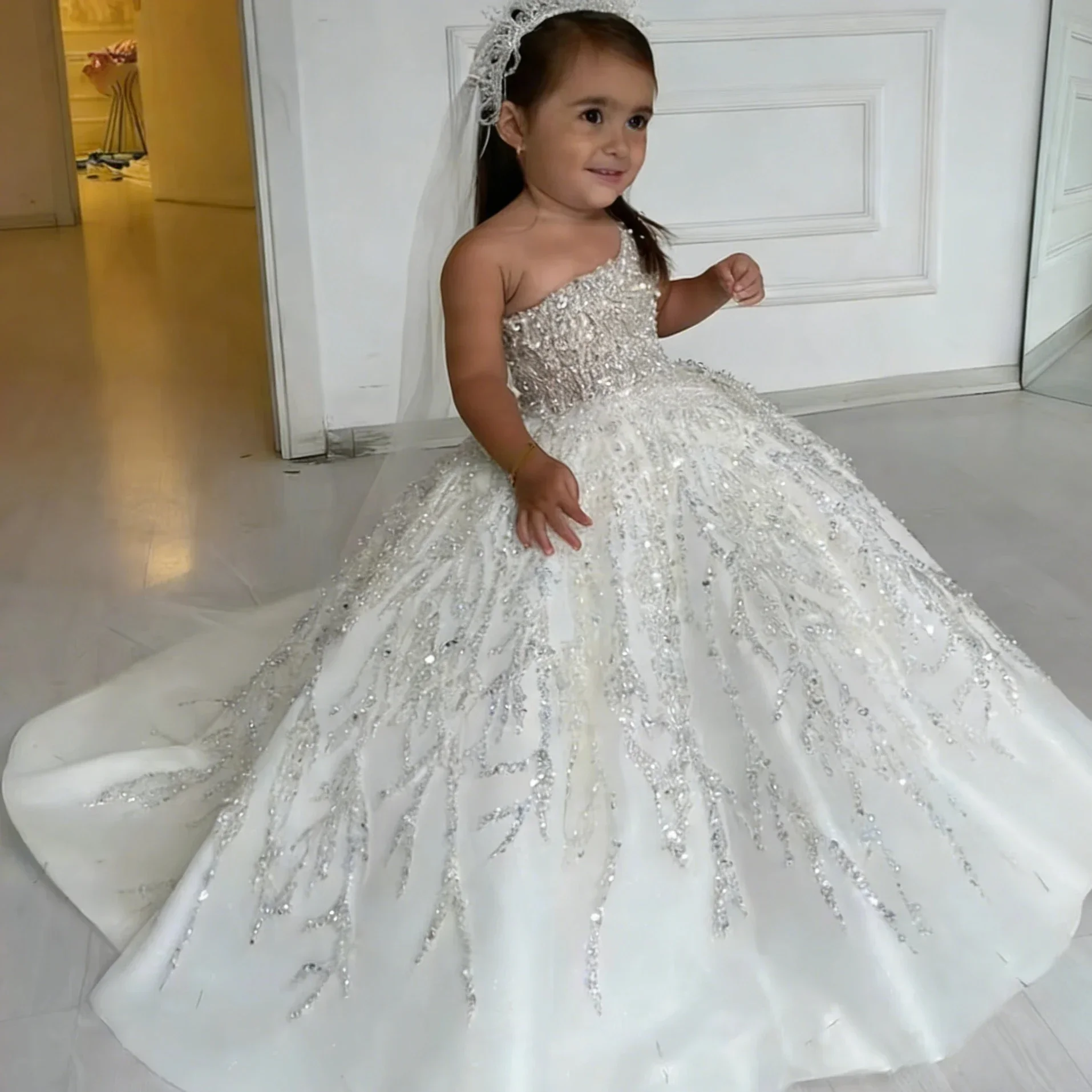 Custom Flower Girl Dress One Shoulder Beaded Wedding Party Dress Kids Birthday Pageant Sparkly Ball Gown فساتين بنات