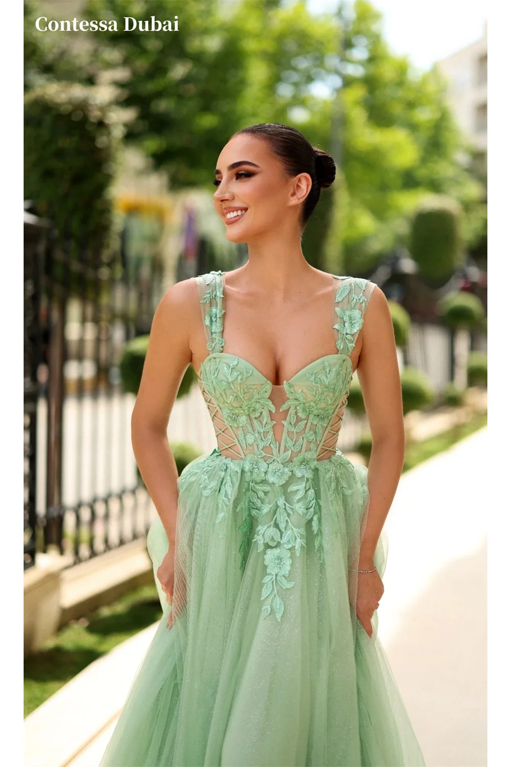 

Contessa Dubai customized Elegant Green Prom Dress With Flower Embroidery vestido de noche Tulle Court Train Formal Evening 2025