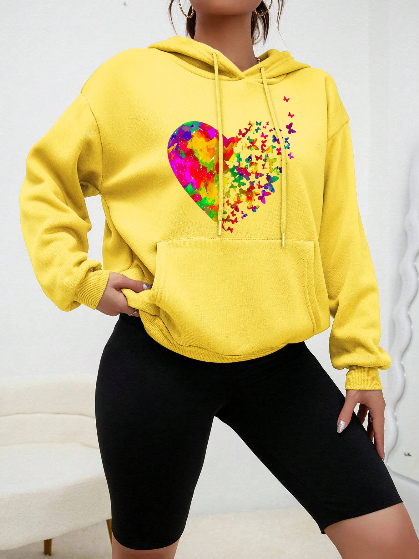 Colorful Butterfly Heart Print Clothing Female Fashion Loose Hoodies Harajuku Fleece Sweatshirt New Autumn Pocket Womenwear