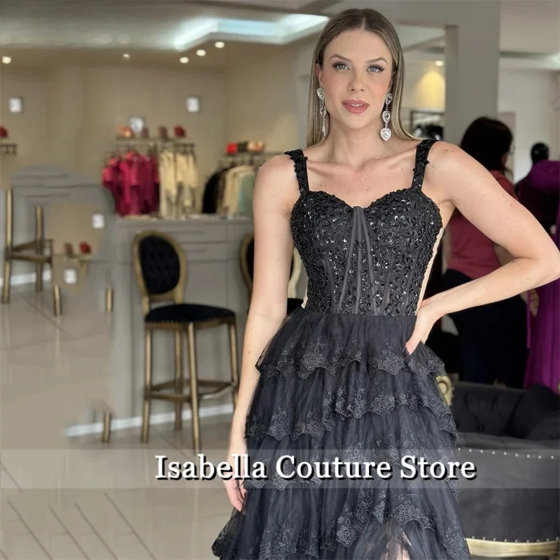 Czarne sukienki na studniówkę Koronkowe, warstwowe suknie wieczorowe Sukienka na studniówkę z ozdobnym stanikiem i wysokim rozcięciem Sukienki na imprezy szyte na miarę