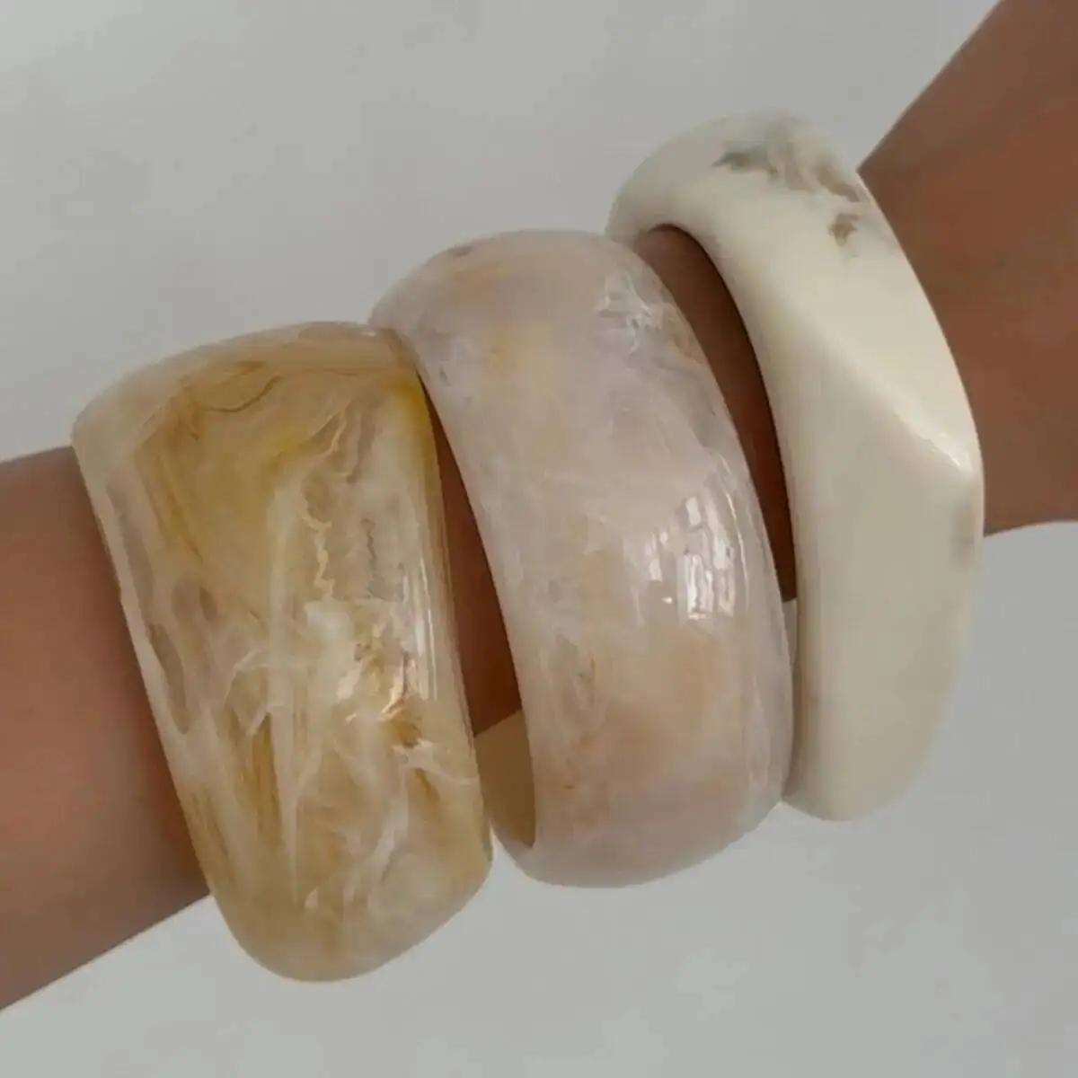 SHIXIN 3 أنماط البوهيمي سميكة الراتنج الاكريليك سوار للنساء أنيقة تكويم غير النظامية واسعة الإسورة سوار مجوهرات الحفلات