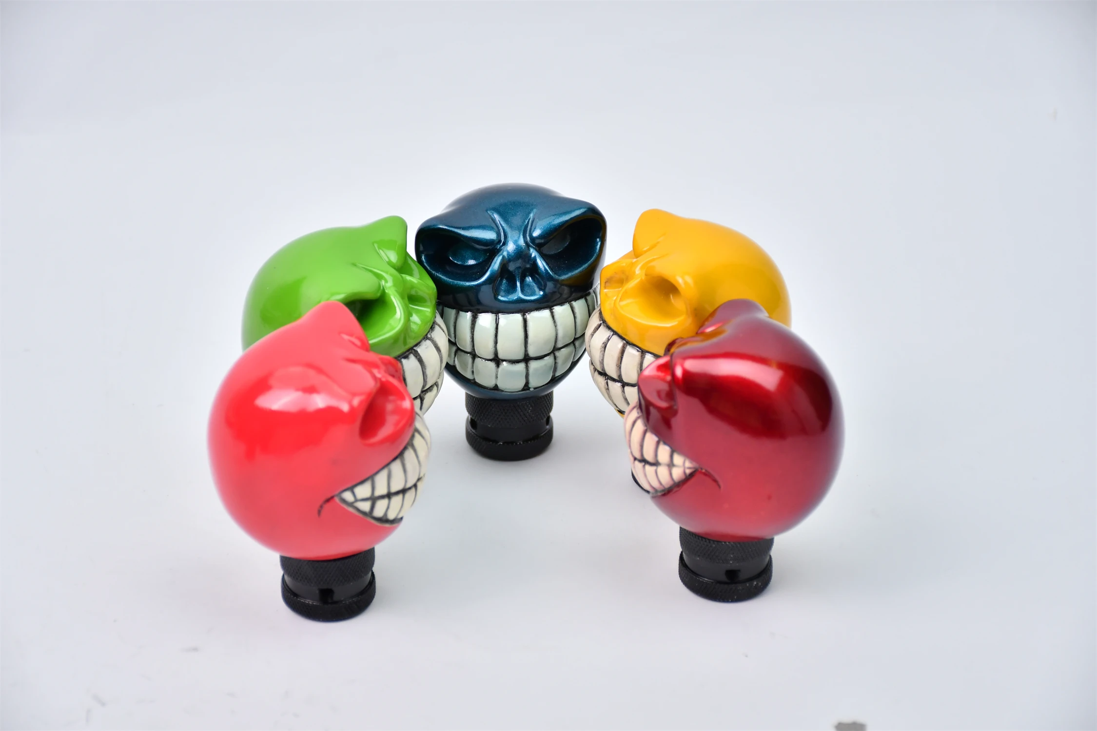 

JDM Style Funny Face Colorful Skull Shift Knob Universal Manual Handle With Adapter Gear Shift Gear Knob