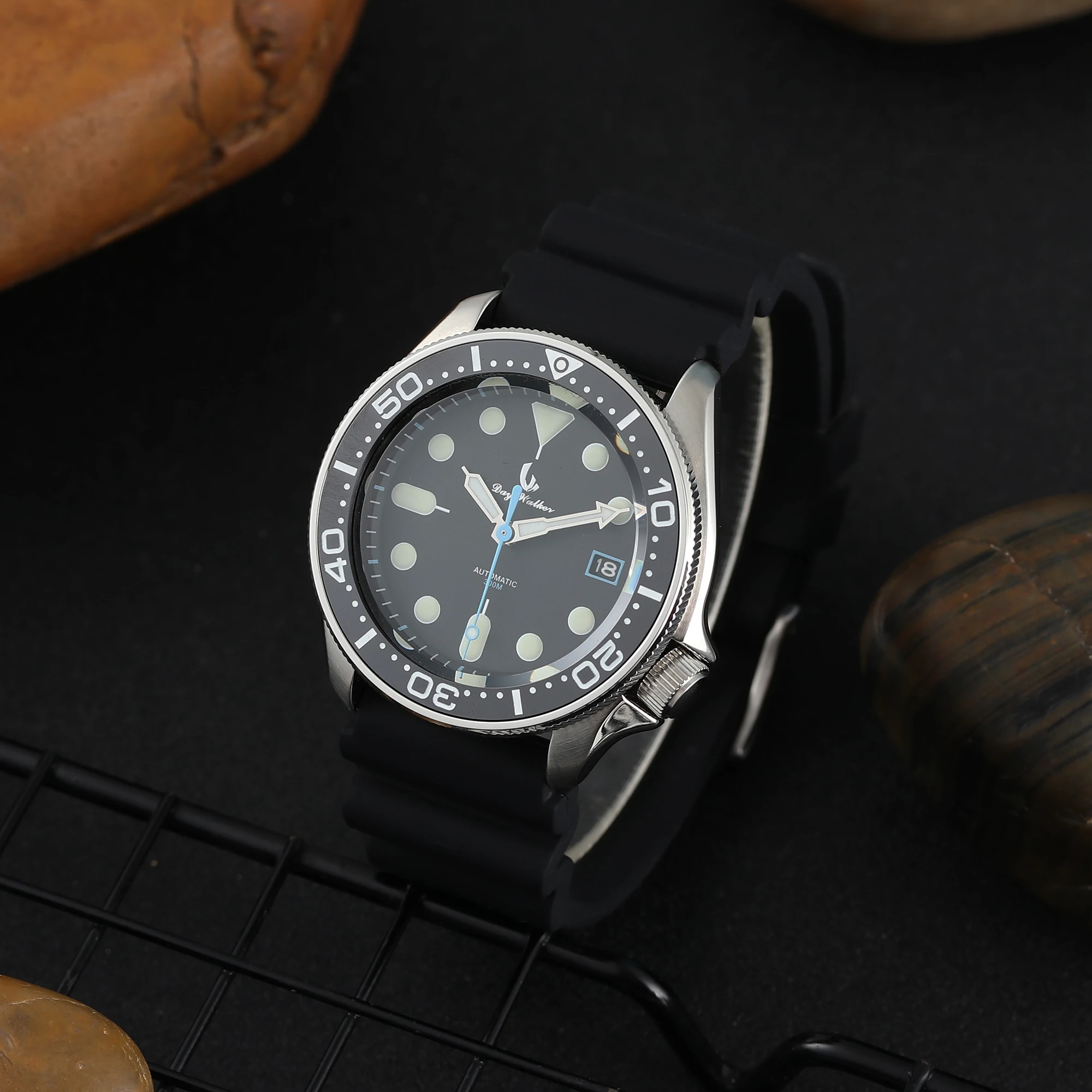 300M diver's Watch with Helium Release Valve and Super BGW9 Luminous Stainless Steel Case and Ceramic Bezel Sapphire Crystal