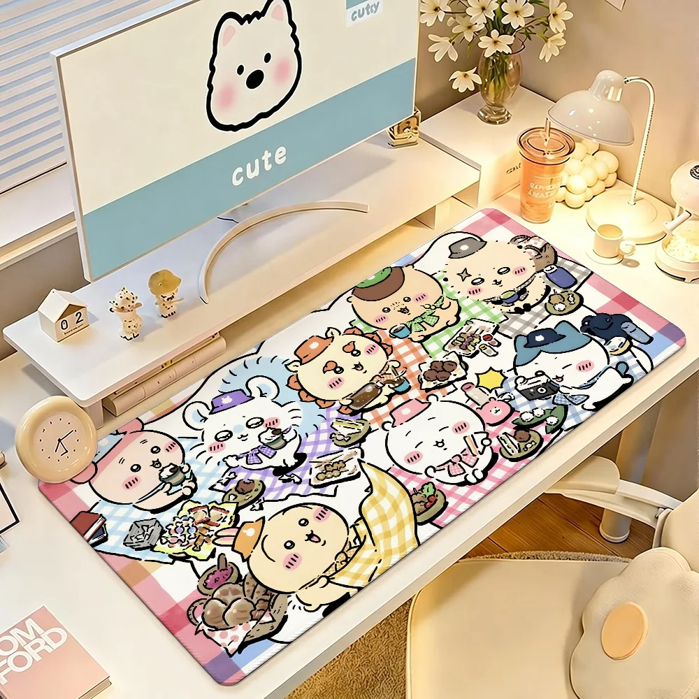 Cartoon Kawaii C-Chiikawa Mauspad Großes Rutschfestes Wasserdichtes Pad mit Genähtem Rand Tastaturunterlage für Gaming und Büro