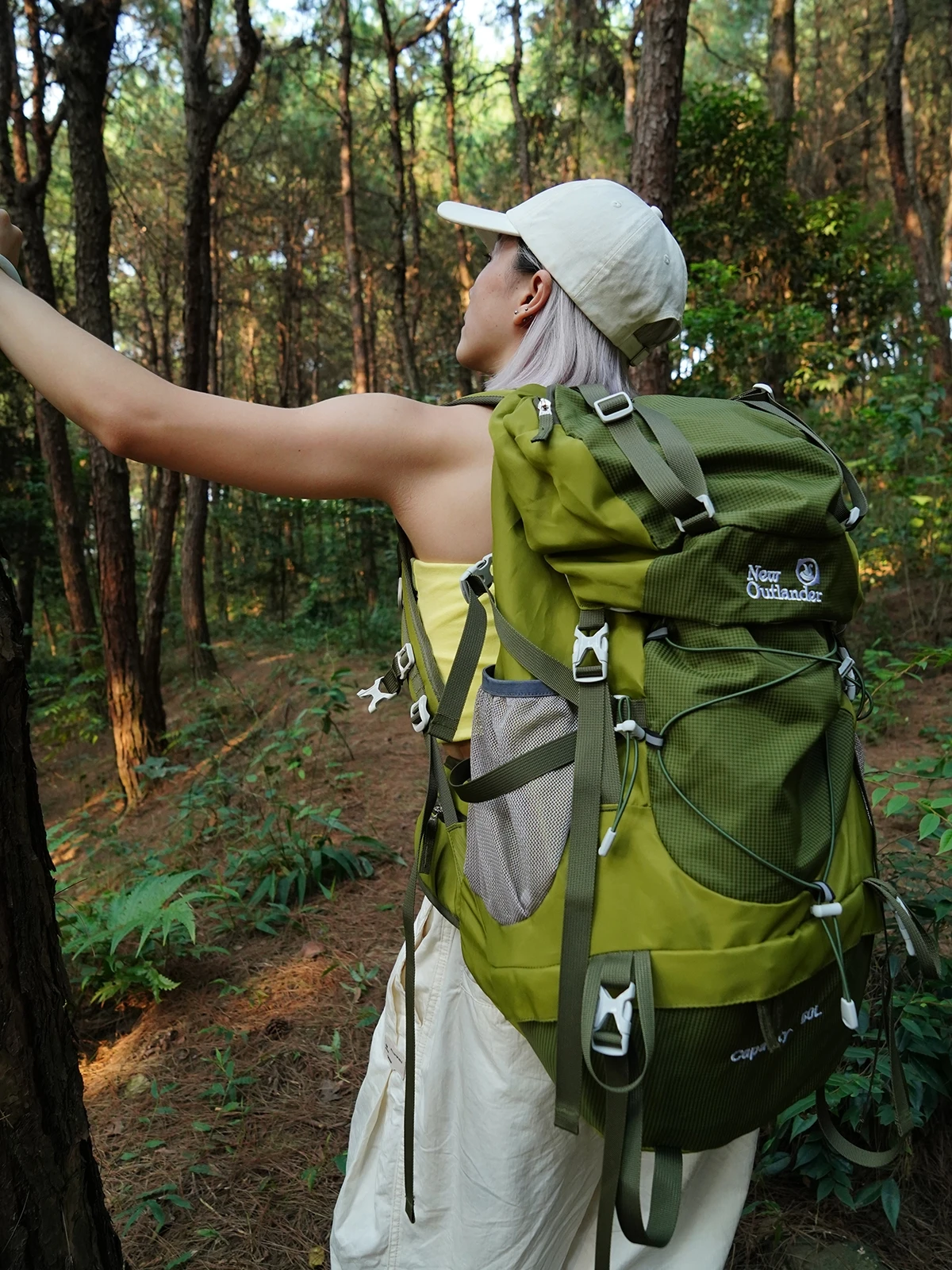 

Outdoor Casual Hiking Camping Large Capacity 50L Waterproof Lightweight Backpack Rechargeable Shoulder Bag Nylon Material