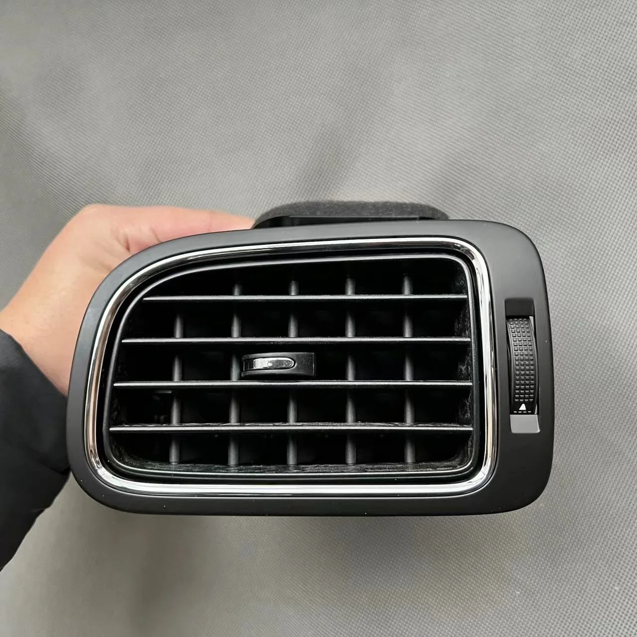 1pc Matte Black Left Right Central Dashboard A/C Air Outlet Vent For VW Polo 2014 2015 2016 6RD 819 704 6RD 819 703