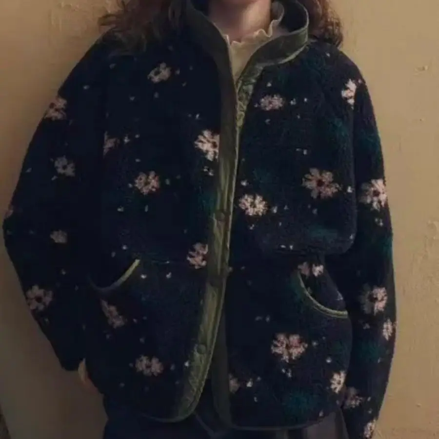 

【Gift Free】2025 Autumn Winter Korean Niche Reversible Floral Sherpa Fleece Stand Collar Warm Loose Jacket Women