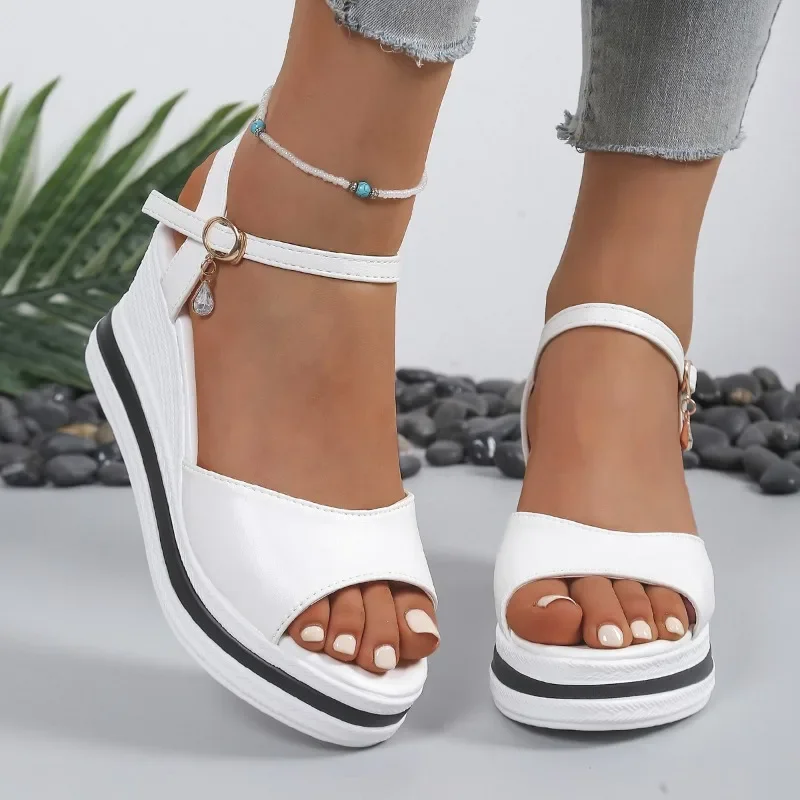 2025 موضة صنادل عالية الكعب الفتيات الصيف منصة جديدة المفتوحة تو أسافين كعب الصنادل البيضاء الساخن أسافين أحذية خفيفة للسيدات