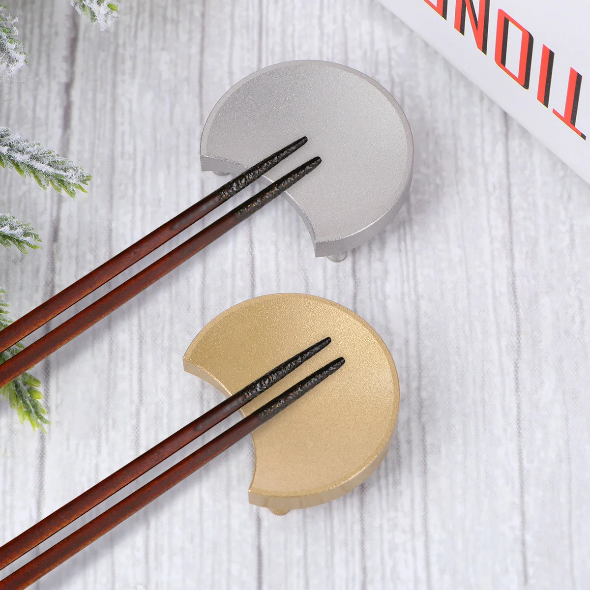 

2pcs Stainless Steel Chopsticks Rest Crescent Moon Shape Holder For Tableware Home Hotel Restaurant Silver Golden Dishware Decor