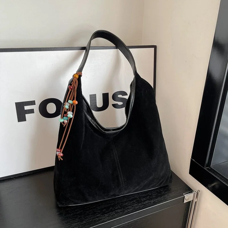 

Luxury Women's Crossbody-Bag Crafted From Premium Leather Boasting High-End Famous Commuter Chic Look​