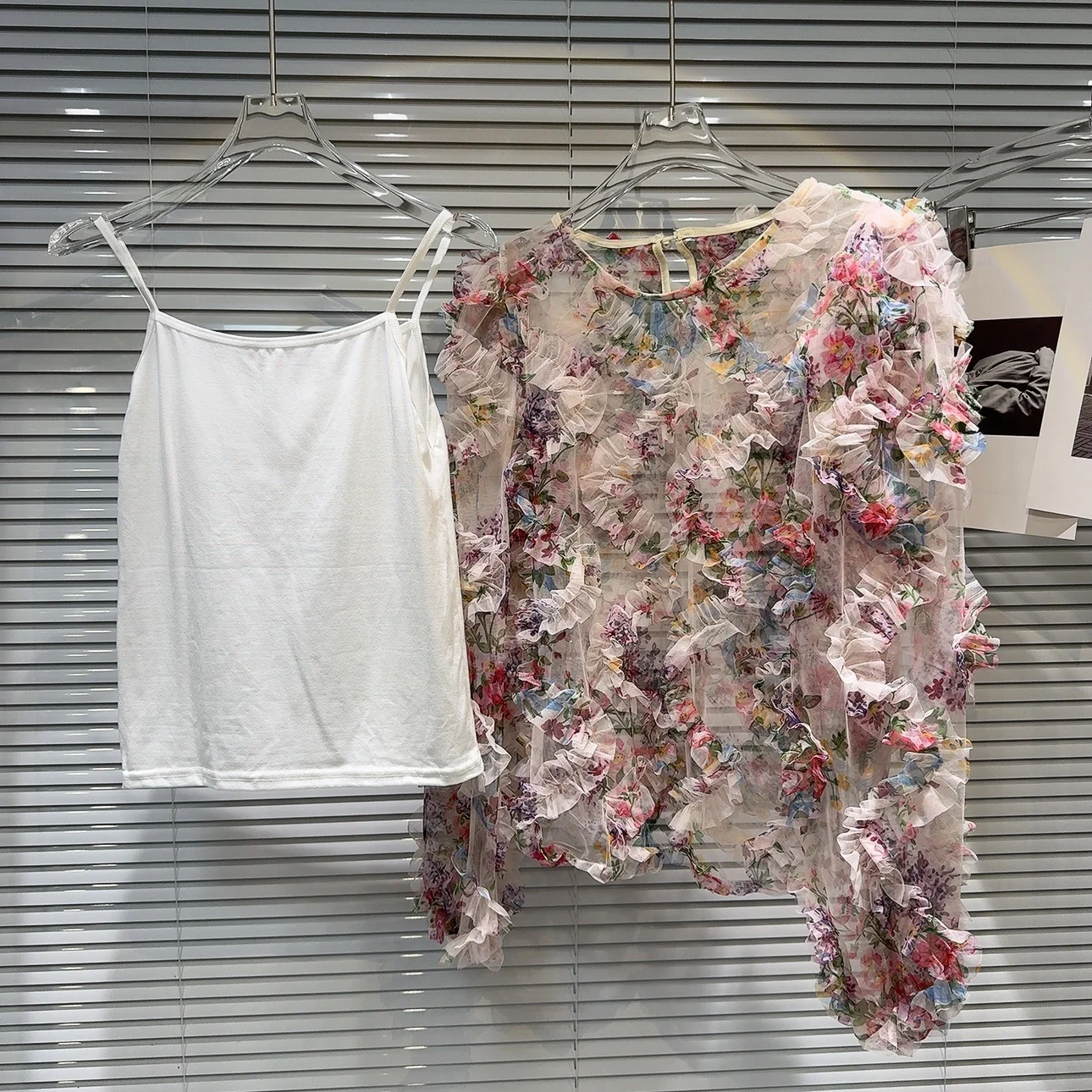 เสื้อชีฟองแต่งระบายลายดอกไม้ใหม่ประจำฤดูใบไม้ร่วงปี 2025 ของ Sweet Sle ทรงปกติ แขนยาว คอกลม สำหรับผู้หญิง