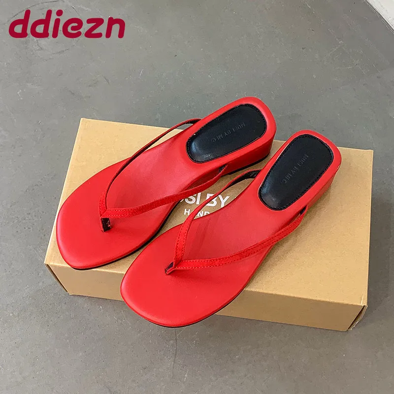 

Модные женские тапочки на танкетке с круглым носком, обувь, женские шлепанцы на низком каблуке, обувь на танкетке, женские шлепанцы, сандалии, шлепанцы