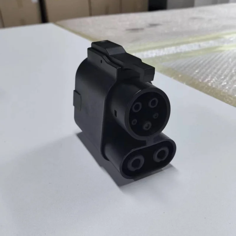 

Адаптер зарядного устройства Nacs to Ccs1 Dc Ev Адаптеры для электромобилей 500A 1000V DC Зарядка Быстрая зарядка Адаптер Nacs to Ccs1