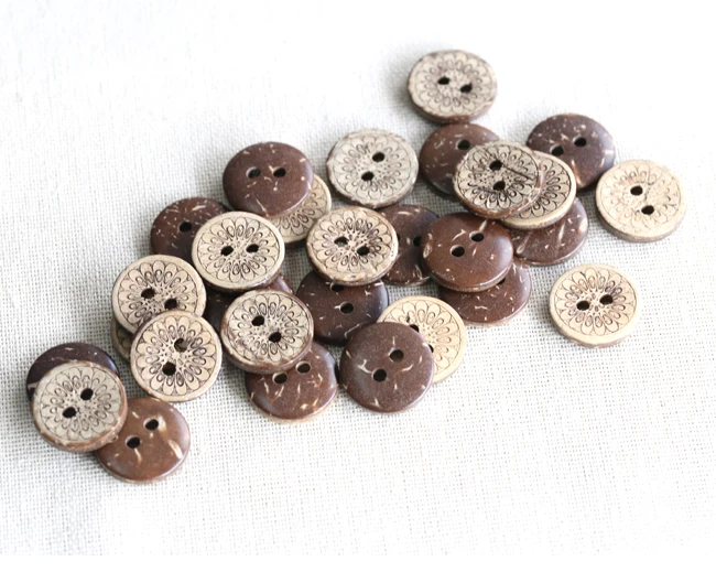 50pcs/lot Size:13mm/15mm Flower Pattern Round Coconut Buttons Fashion Button for Garment Sewing Accessories Decoration(SSA-3332)