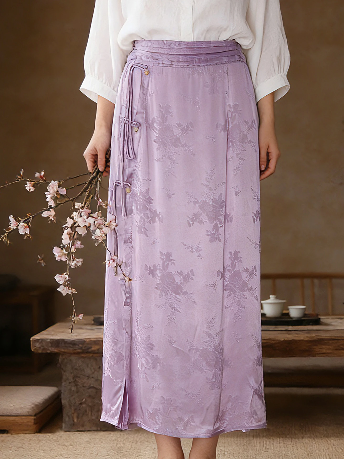 

Новая китайская женская юбка макси из шелкового атласа, струящаяся, фиолетовая, весенне-летняя, модная, в стиле чайной церемонии, с разрезом спереди, А-силуэт