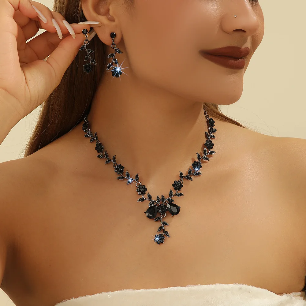 Sparkling Zircon V-Neck Necklace and Earrings Set Women’s Elegant Bridal Party Jewelry Gift for Wedding Prom