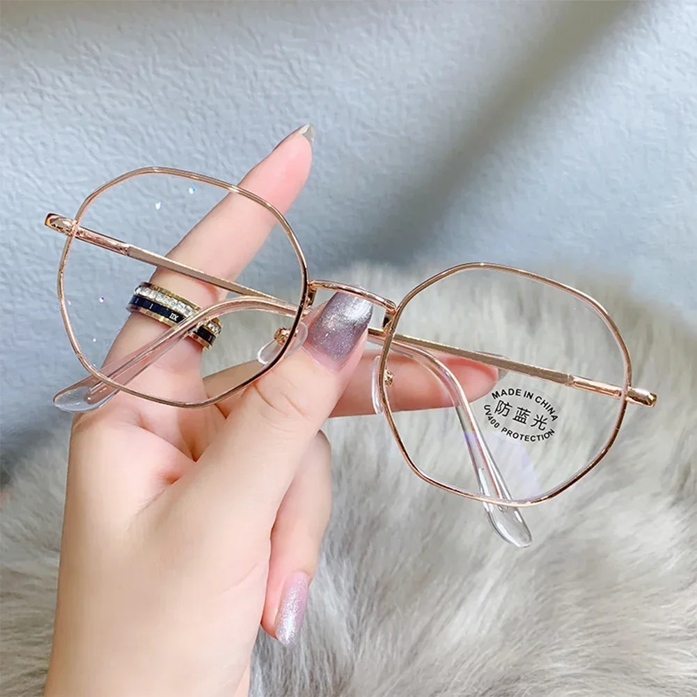 Art Retro Polygon Anti Blue Light Glasses Metal Frame Flat Glasses Fashion Comfortable Transparent Glasses For Women Men