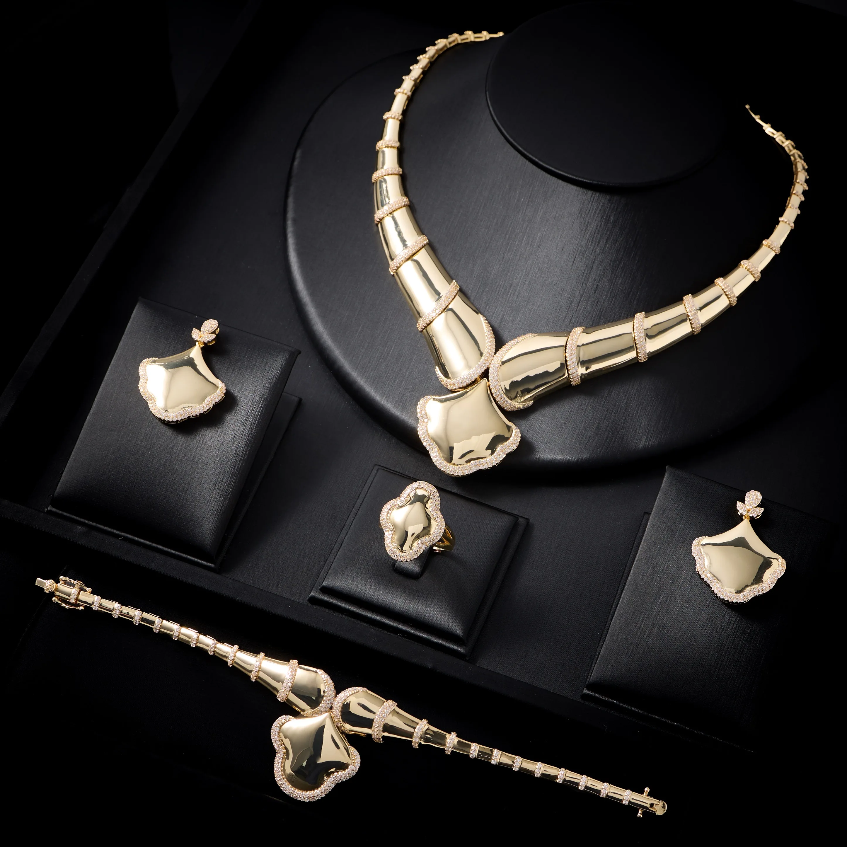 IN JEWELIFE 4Pcs Jewelry Set Luxury Inlaid Zircon Ginkgo Leaf Necklace Bracelet Earrings Ring Wedding Party Women Jewelry Collec