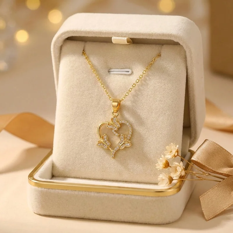 Stylish Heart and Butterfly Necklace, Luxe-Inspired Ornate Collarbone Chain for Everyday and Date Styling