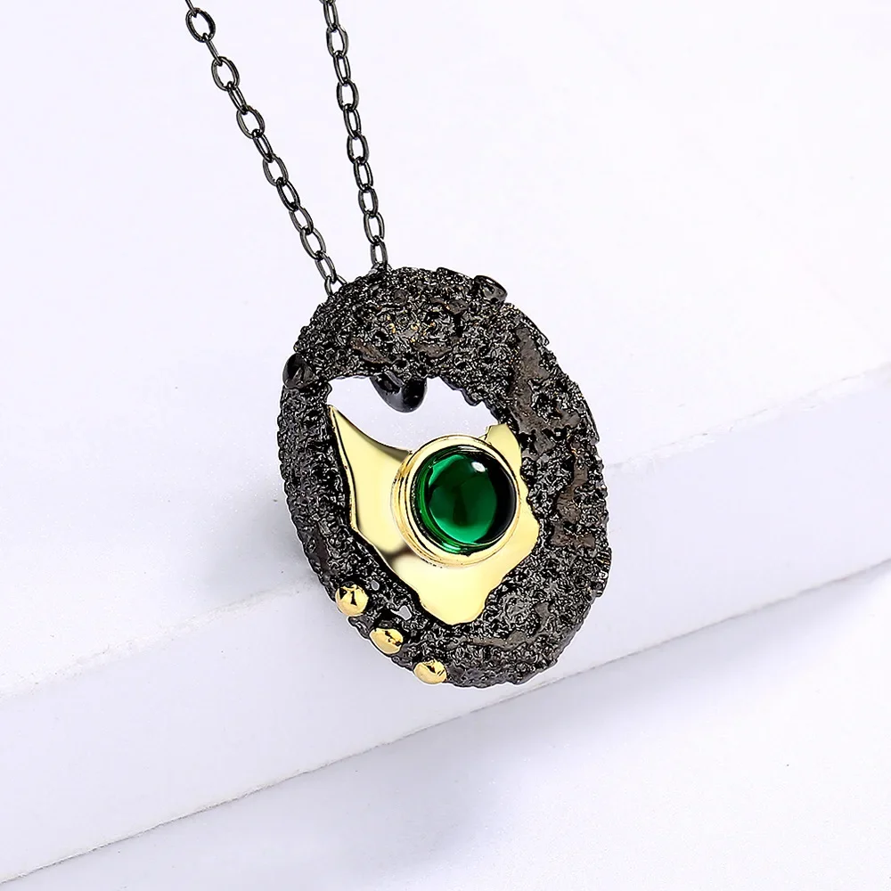 Exquisite New Necklace for Women's Black Gold Hollow Pendant Inlaid Green Zircon Jewelry Creative Women's Sweater Chain Luxury