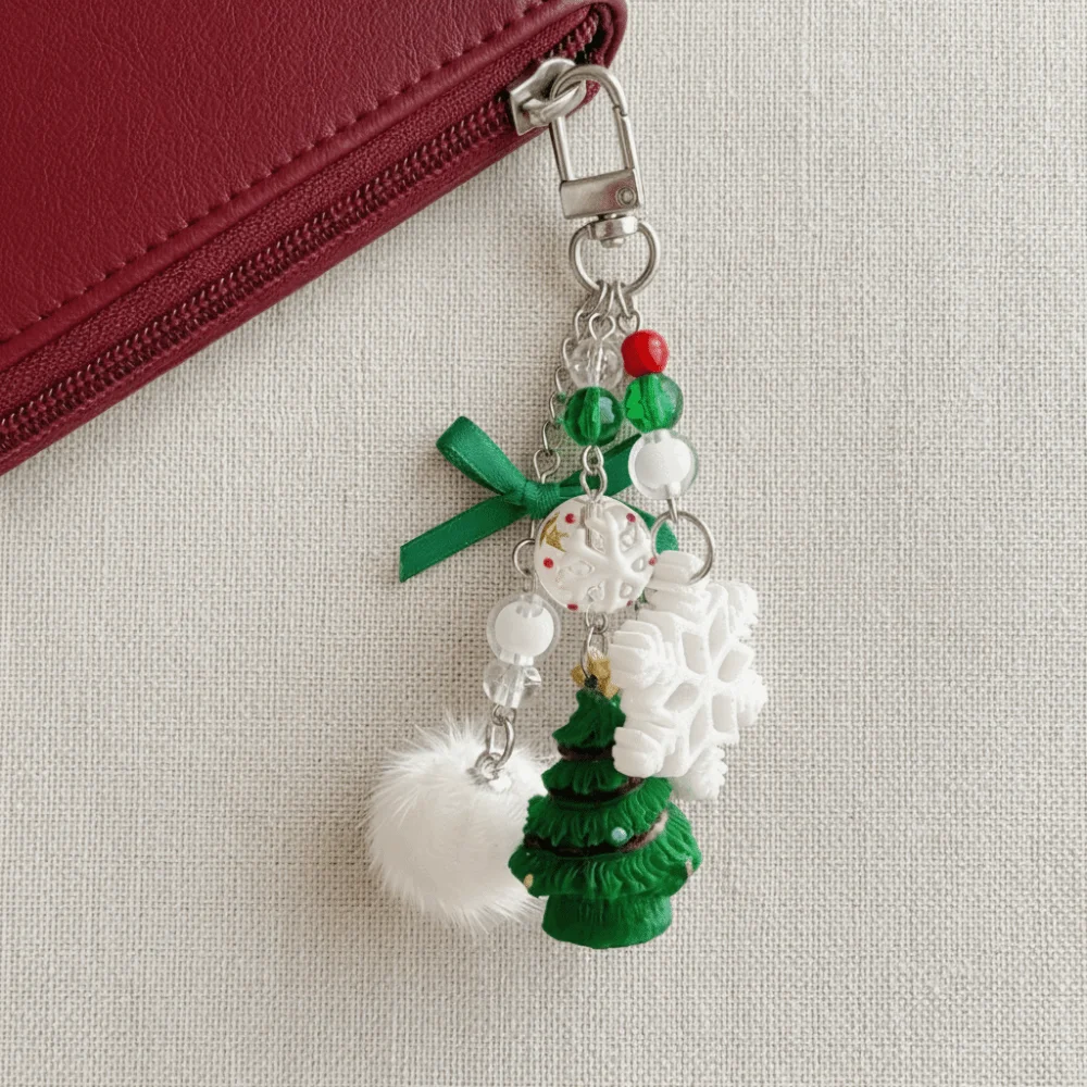 Key Rings Acrylic Christmas Key Chain Christmas Tree Snowflake Santa Claus Keychain Beaded Ornaments Xmas Pendant Key Bag Decor