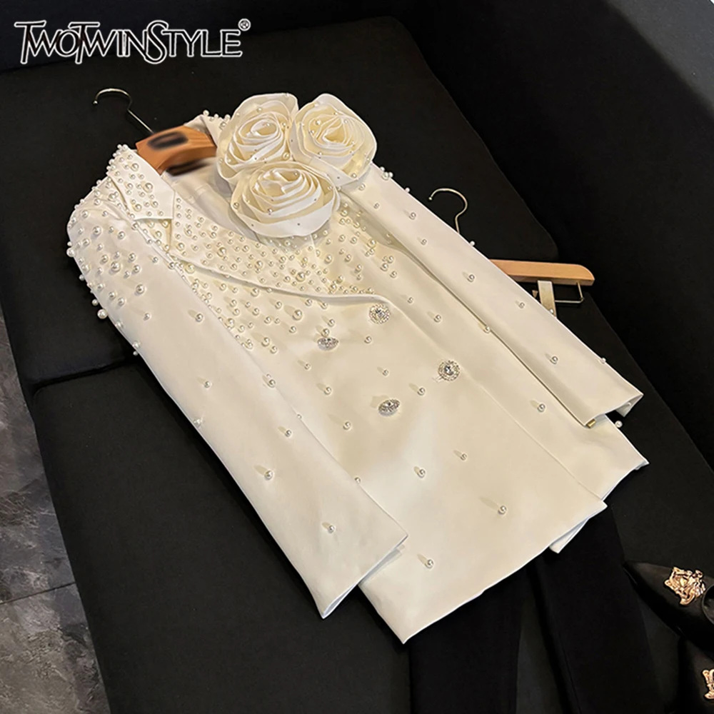 TWOTWINSTYLE Solid Elegant Loose Jackets For Women Lapel Long Sleeve Spliced Pearl Designer Blazers Female Fashion New KJA551180