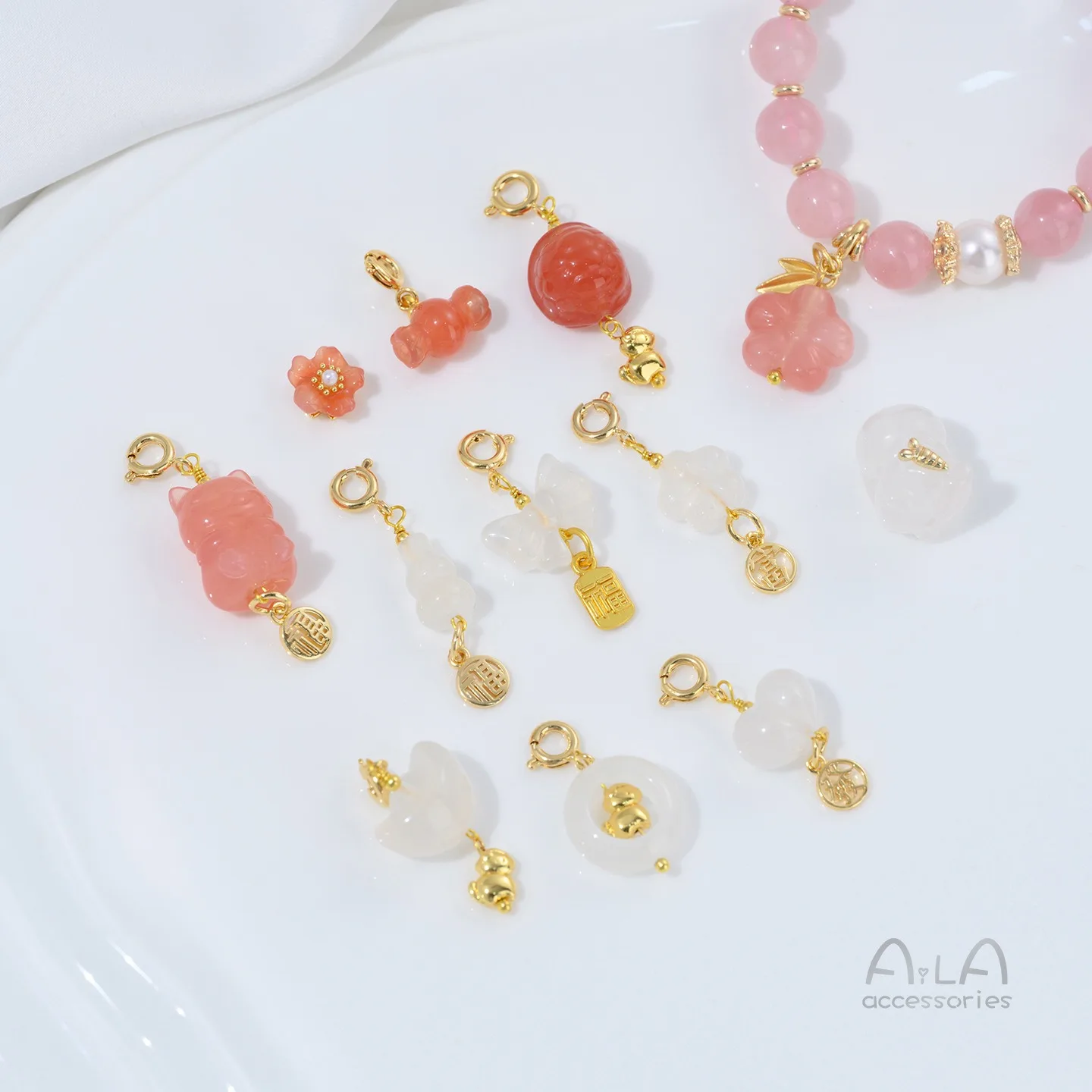 Natürlicher Nanhong-Achat mit Fransen, kleine Blumenschleife, Pfirsich-Herz-Anhänger, handgefertigt, DIY-Kristall-Handkette, Schmuckzubehör