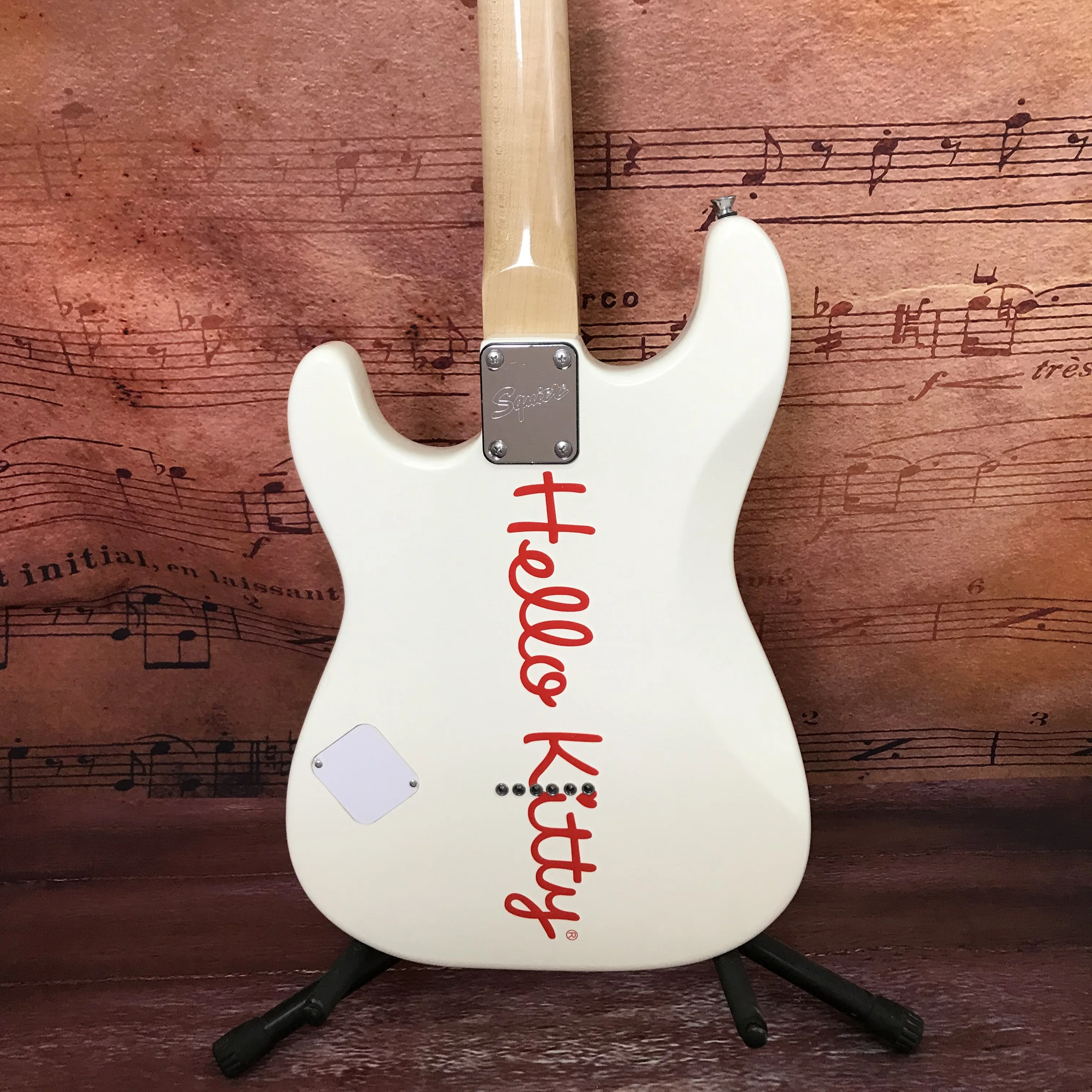Chinese electric guitar Hello cat S T vintage white color basswood body maple neck High quality and low price hot sale