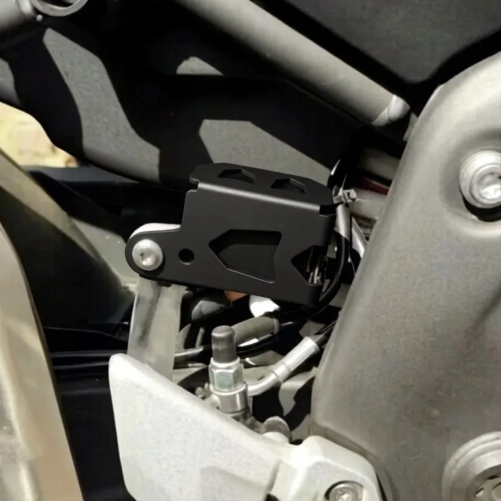 

New 2025 2026 For Voge DS800X DS625X RR660S DS525X 500AC 525AC 2021-2024 2027 Motorcycle ear Brake Master Cylinder Oil Cup Guard