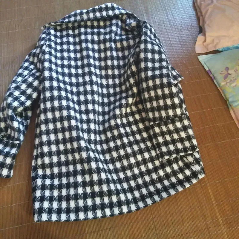 Cappotto di lana da donna autunno inverno nuovo doppio petto di media lunghezza in bianco e nero cappotto scozzese giacca di lana moda coreana 4XL