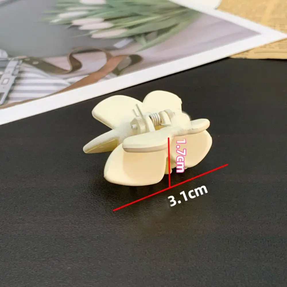 1PC Retro Cartoon Small Hair Claw Clip Headwear Butterfly Hairpin Hair Accessories Headdress Barrette Women