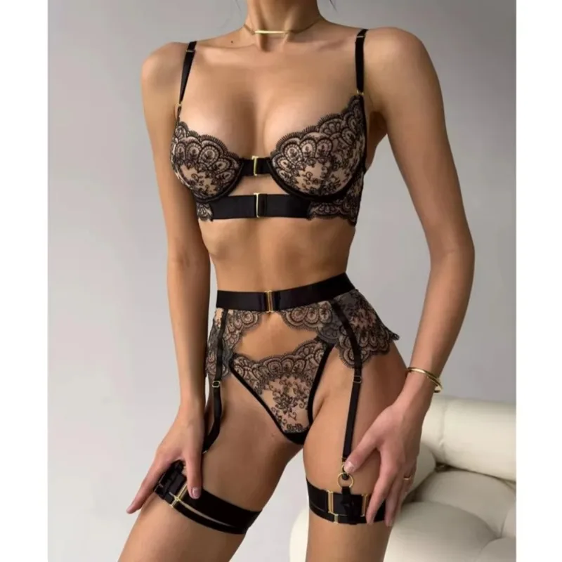 

Four Piece Set Luxury Flower Lace Embroidered Exotic Sets Lingeries Sexy Hot Fancy Transparent Metal Buckle Bra and Thong Garter