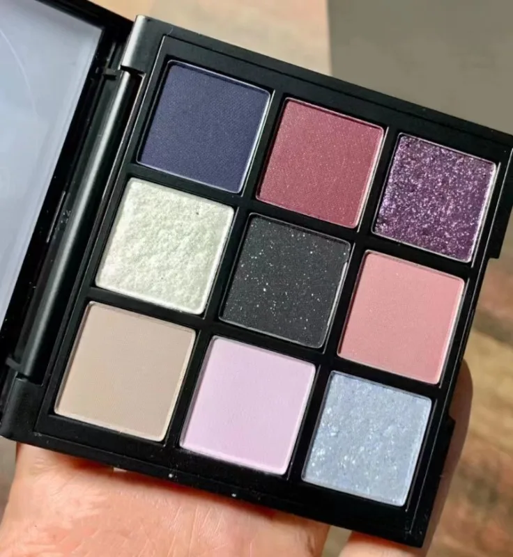 9 色のアイシャドウパレットピンクカラーパーリーマットグリッターアイシャドウパレット光沢のあるアイシャドウ顔料セクシーガールギフト化粧品