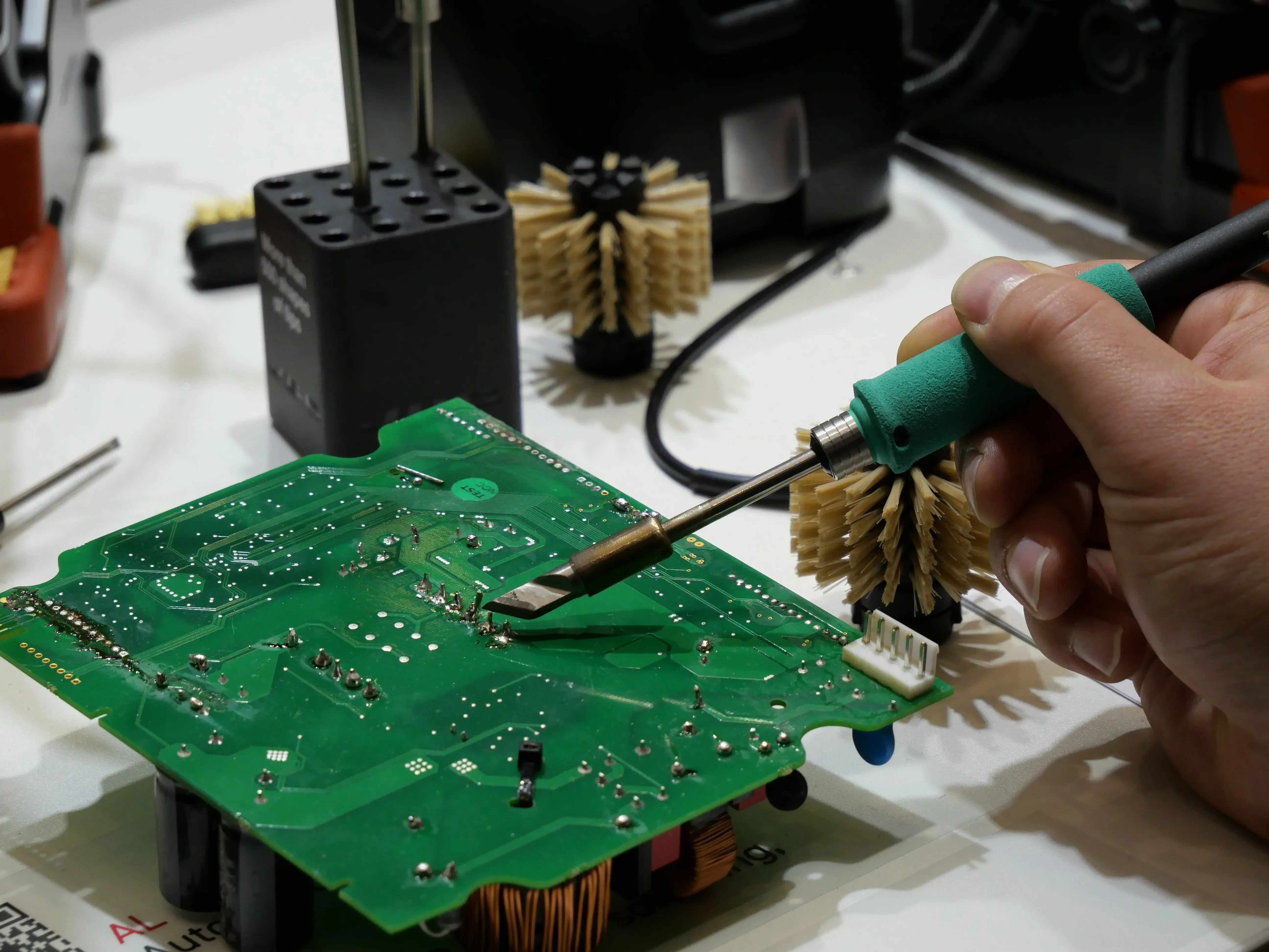 

Ca Soldering Station With Solder Wire Feeder Incl Onnectivity With Jbc Suction Usb-B Soldering Station 230 Volt