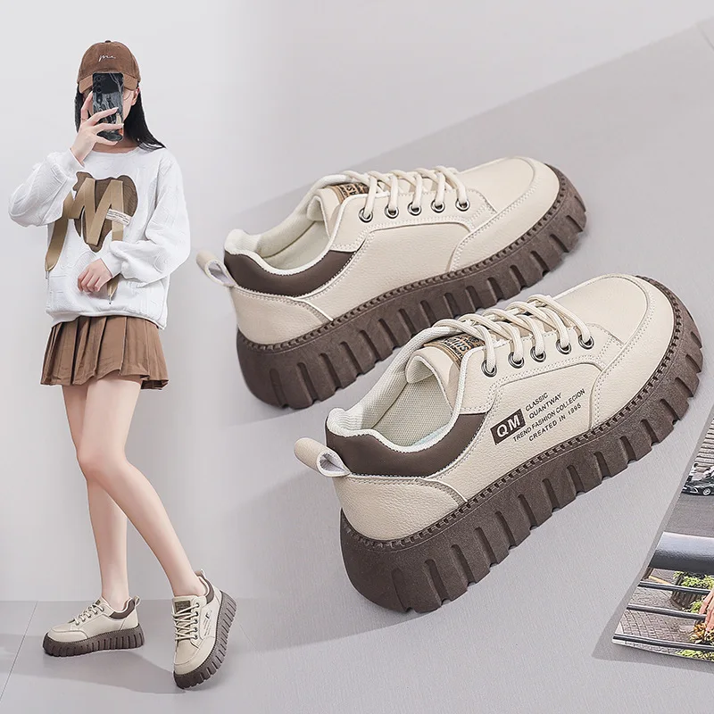 2025Herbst Weiße Schuhe Neue Koreanische VersioninsSports laufen weibliche student dicken sohlen höhenvergrößernde lässige turnschuhe