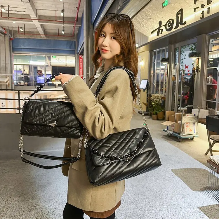 

Luxury Minimalist Diaper Bag Women's Elegant Crossbody Handbag Designer Vintage Tote Leather Made For Fashionable Moms