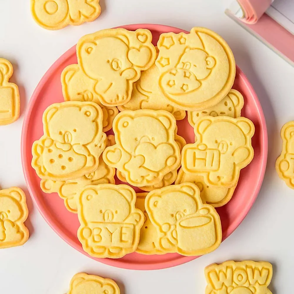 1Pcs Cartoon Cute Bear Cookie Cutters Biscuit Mold DIY Baking Mould Cake Decorating Tools