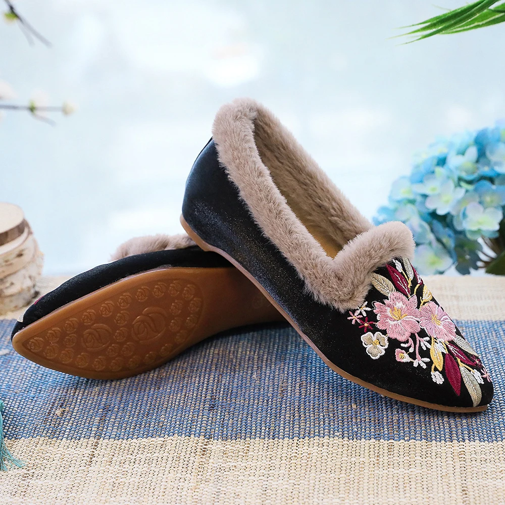 Veowalk Flowers Embroidered Women Slip on Warm Faux Fur Collar Flats, Winter Soft Velvet Cotton Pointy Toe Shoes Fashion Ballets