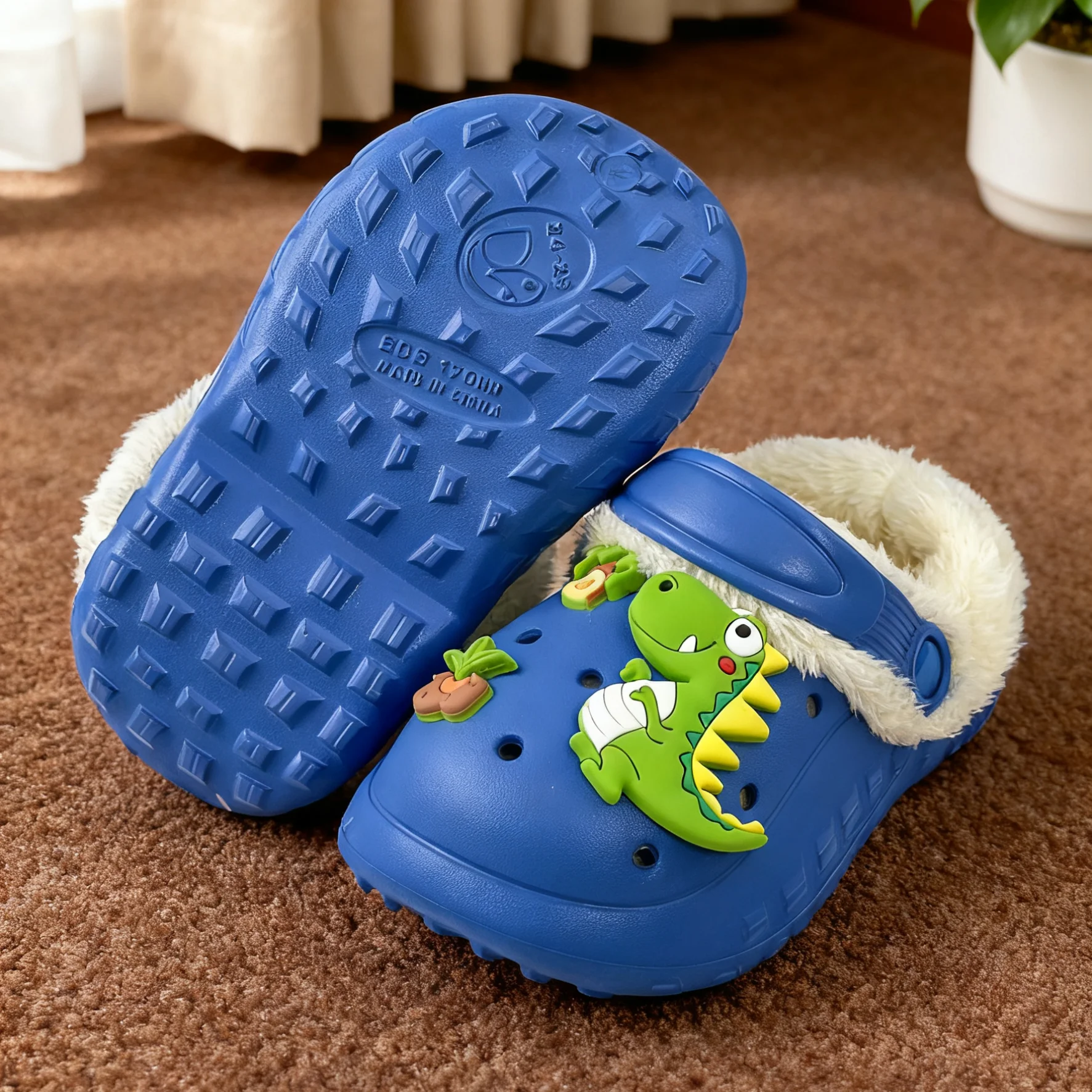 Scarpe da grotta con velluto da donna e sensazione di fascia alta invernale, pantofole in cotone per dormitorio studentesco per ragazze autunnali e invernali staccabili