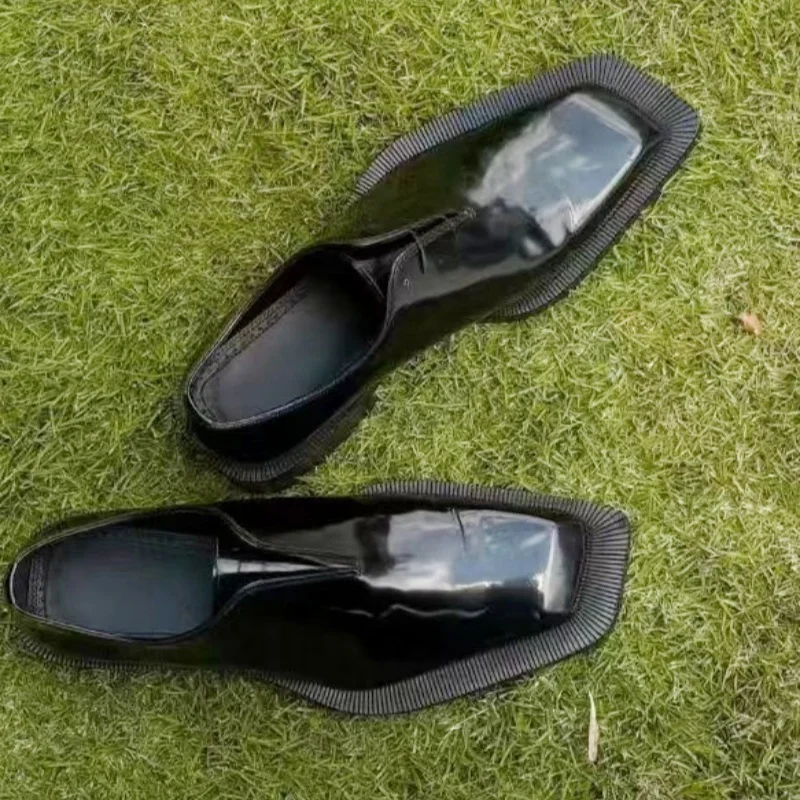 

Мужские черные кожаные туфли с квадратным носком, роскошные деловые туфли на шнуровке на толстой подошве, модные повседневные деловые кроссовки 2025 года в британском стиле