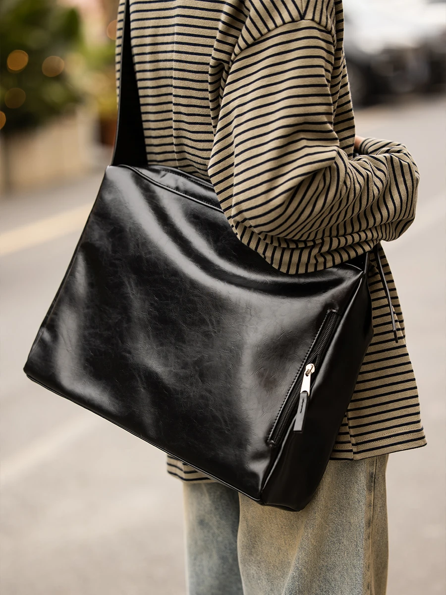 

Light Luxury And Fashion Women's Bag Simple And Casual Versatile Horizontal Design Square Portable Single Shoulder Crossbody Bag