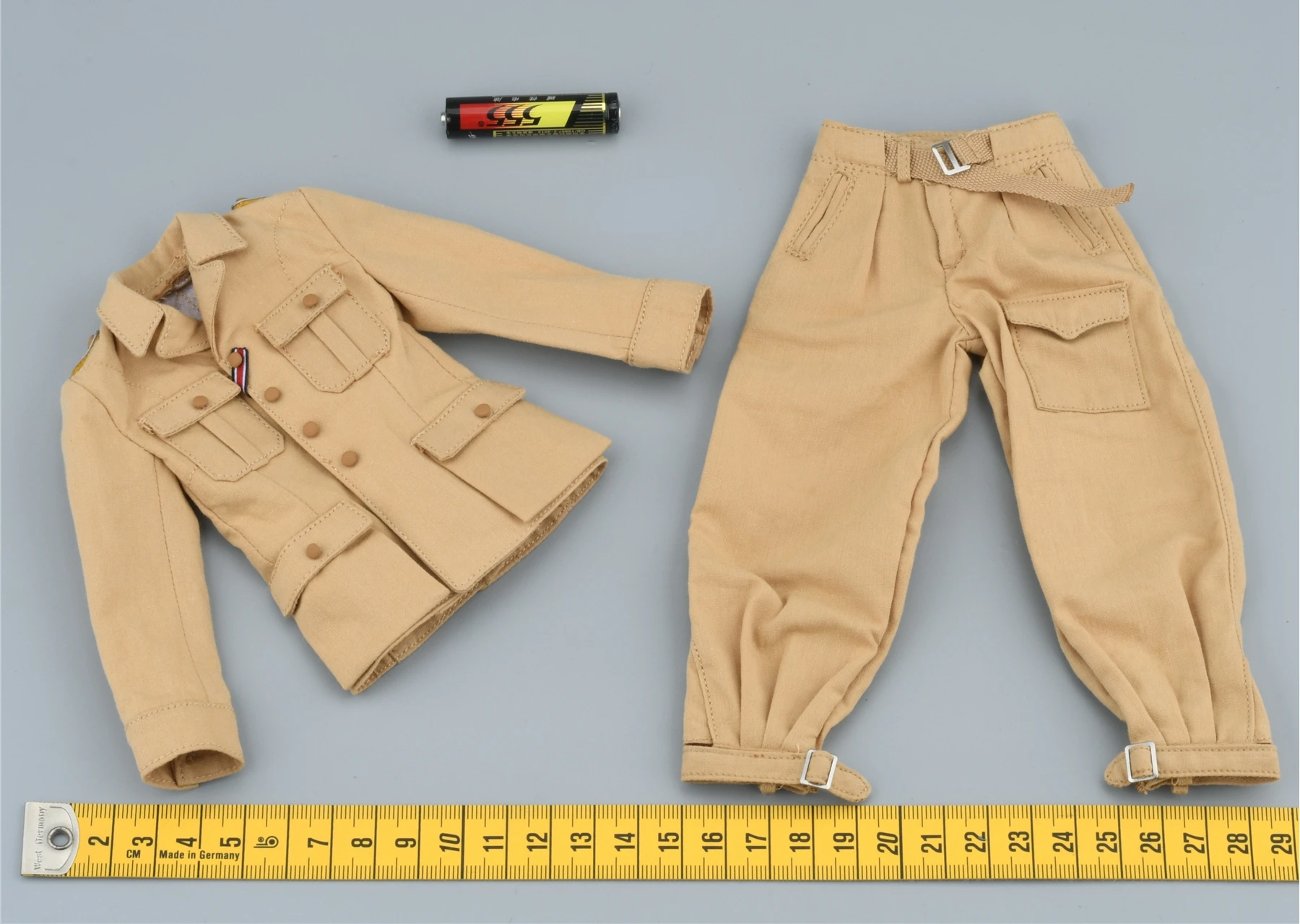 D80172 1/6 Scale Soldier Desert Uniform Model  for 12'' Figure（With Badges）