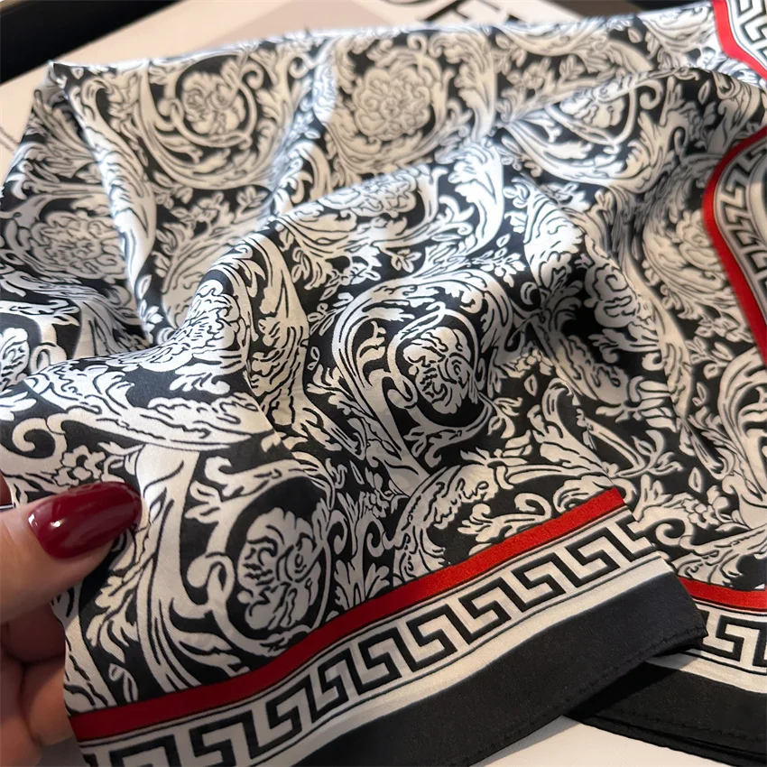 럭셔리 패션 인쇄 70*70cm 스퀘어 스카프 여성 소프트 새틴 헤어 밴드 Neckerchief 넥타이 여성 머리띠 Foulard 가방 리본