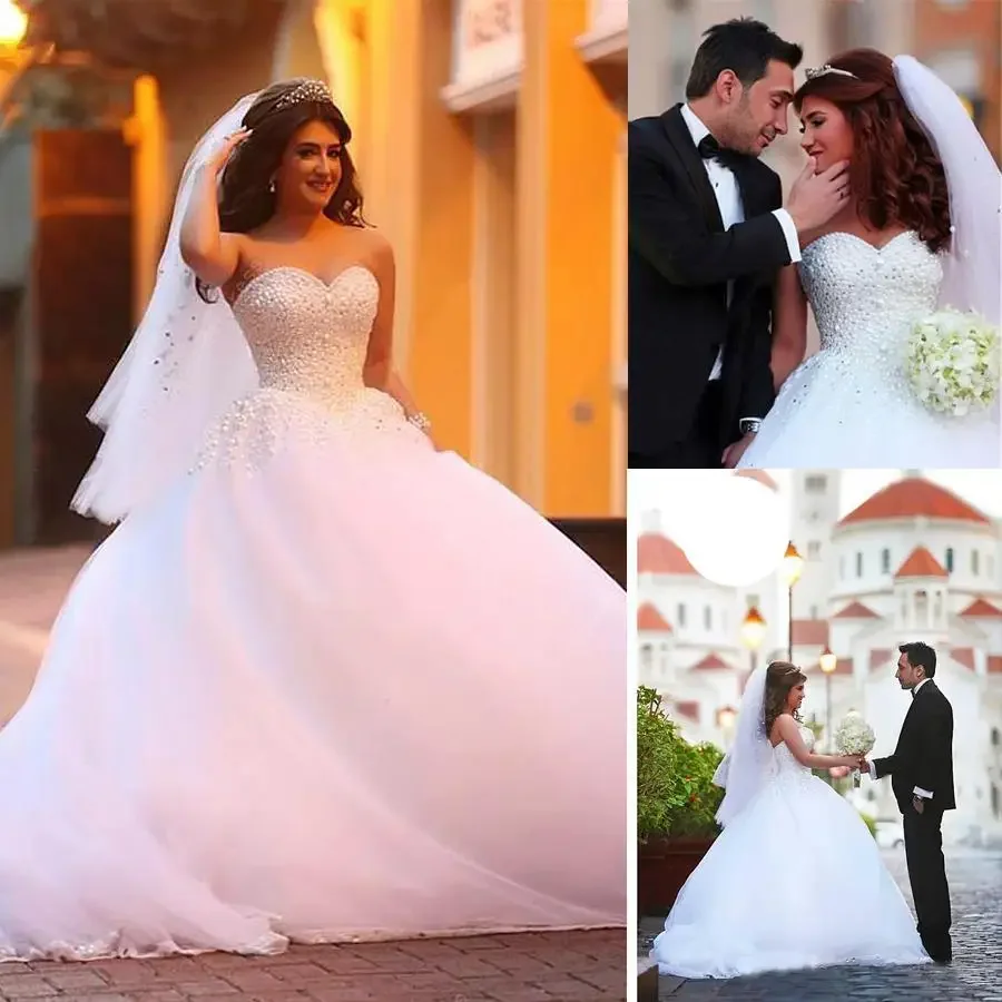 

Customized Sweetheart Neckline Ball Gown Wedding Dresses Beadings Rhinestones Full Ball Gown Skirt Flows Bridal