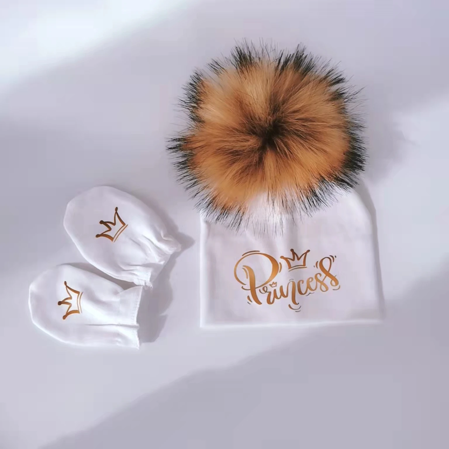 Neugeborenen baby fotografie requisiten baumwolle beanie mit abnehmbare pompom hut beanie bonnet mit handschuhe fuß umfasst prinzessin prinz