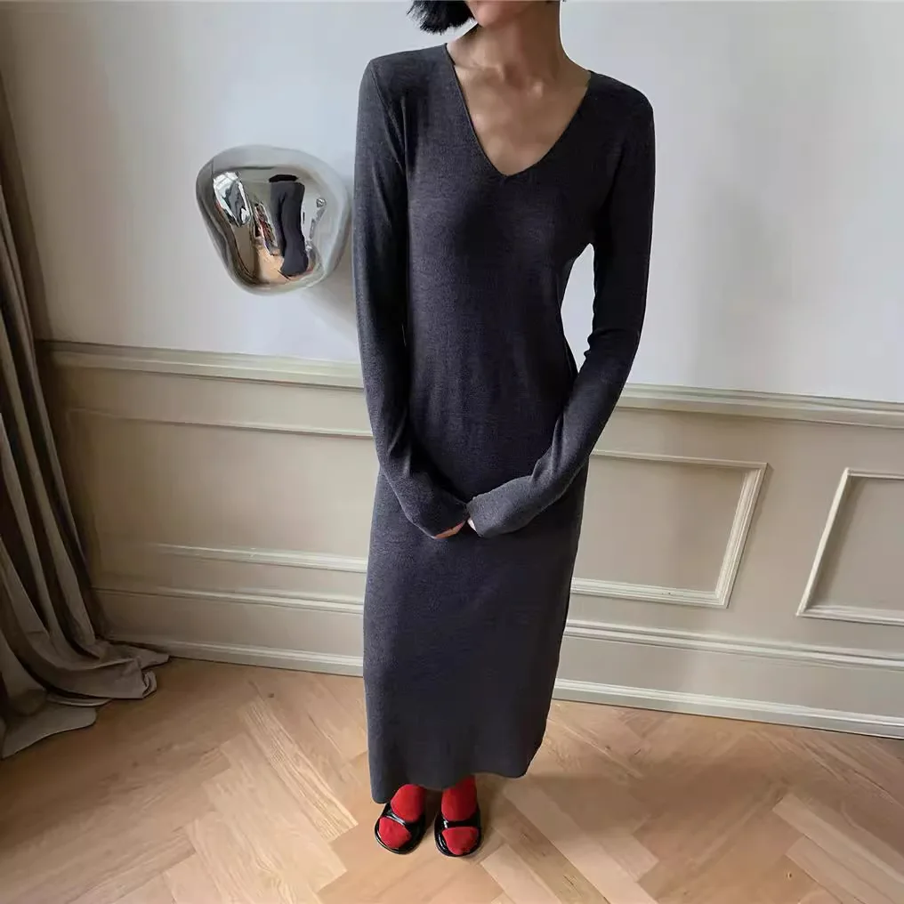 7385 otoño nuevo Melad estilo minimalista falda acampanada drapeada de gama alta Color sólido cuello en V vestido de punto de manga larga