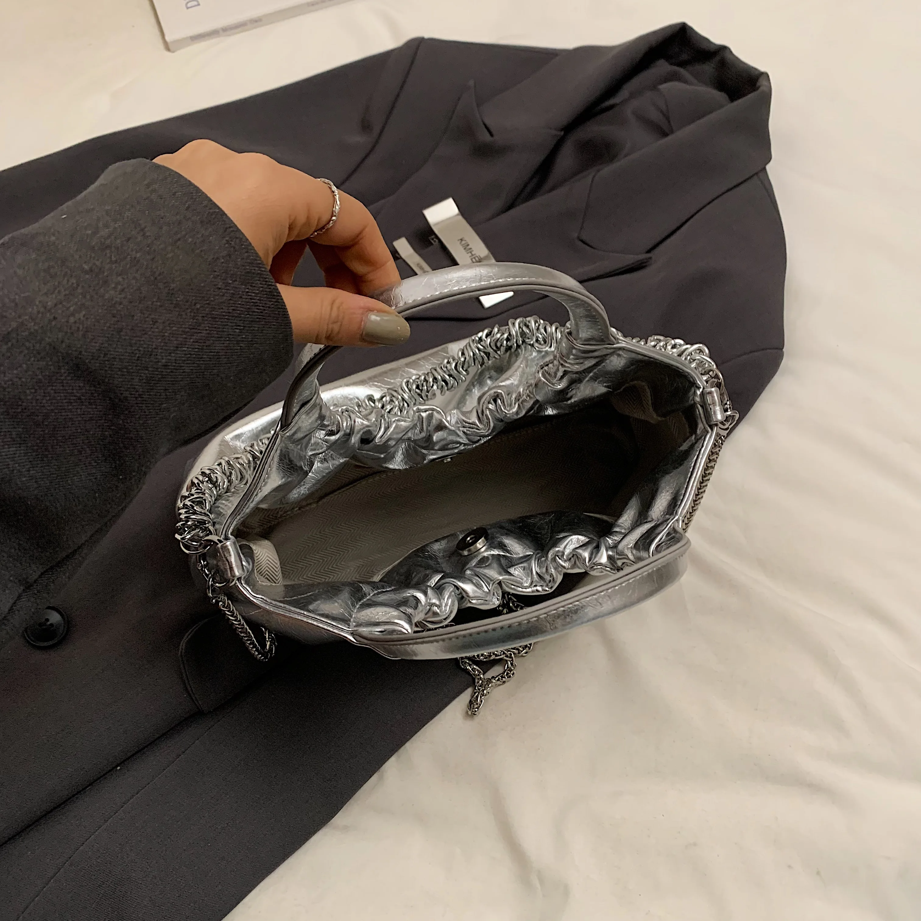 Bolsa de prata com alça redonda para mulheres, bolsa de qualidade, couro macio, bolsa de ombro, embreagem, fêmea, luxo, moda