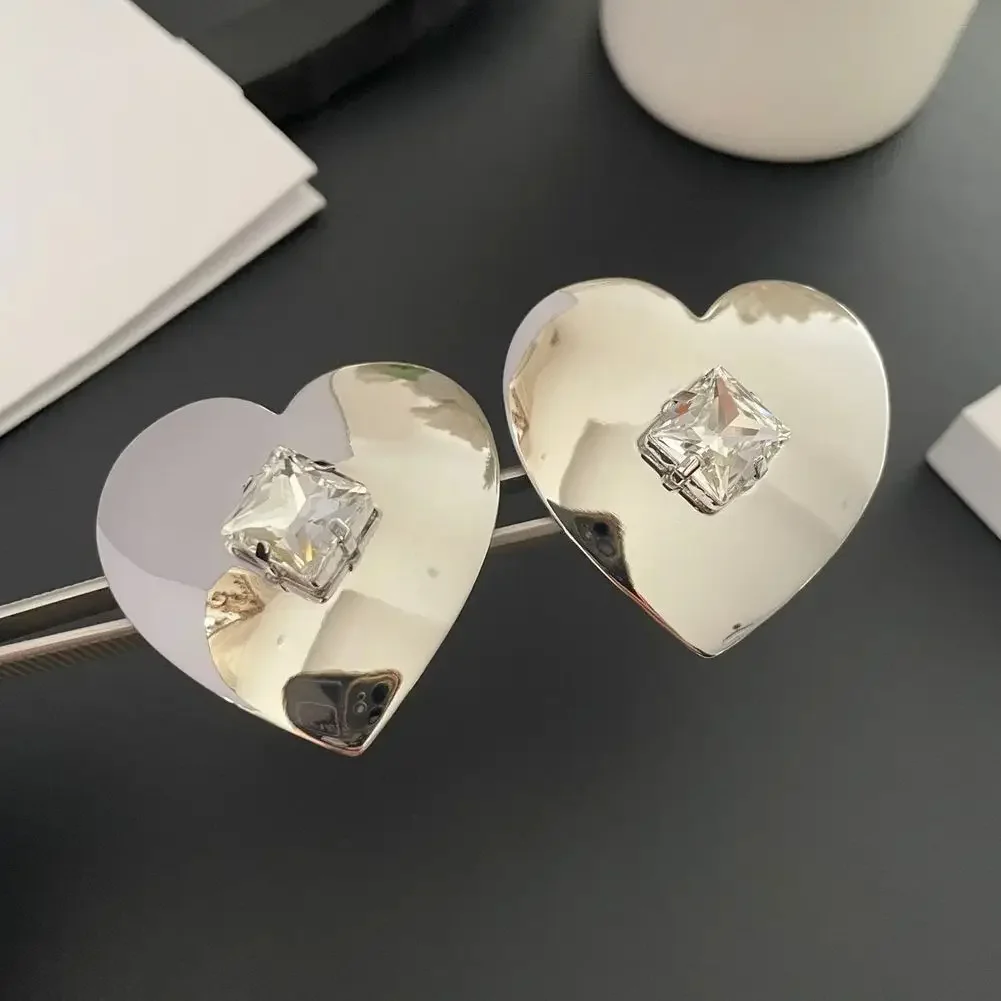 

Earrings New Vintage Love Temperament Light Luxury Exaggerated Ear Clip For Women Aretes De Mujer Pendientes Boucle D’Oreille